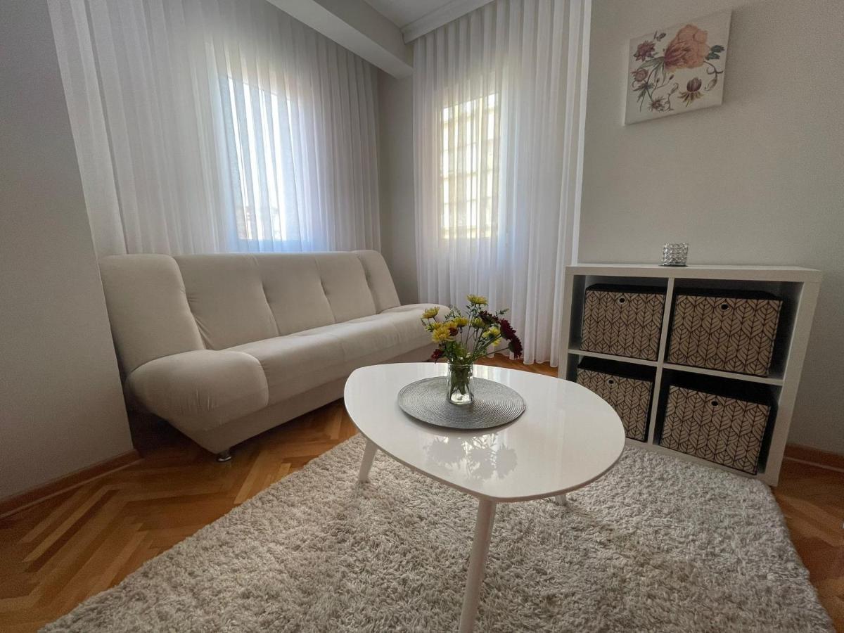 Apartman Filip Lux City Center Нови-Пазар Экстерьер фото